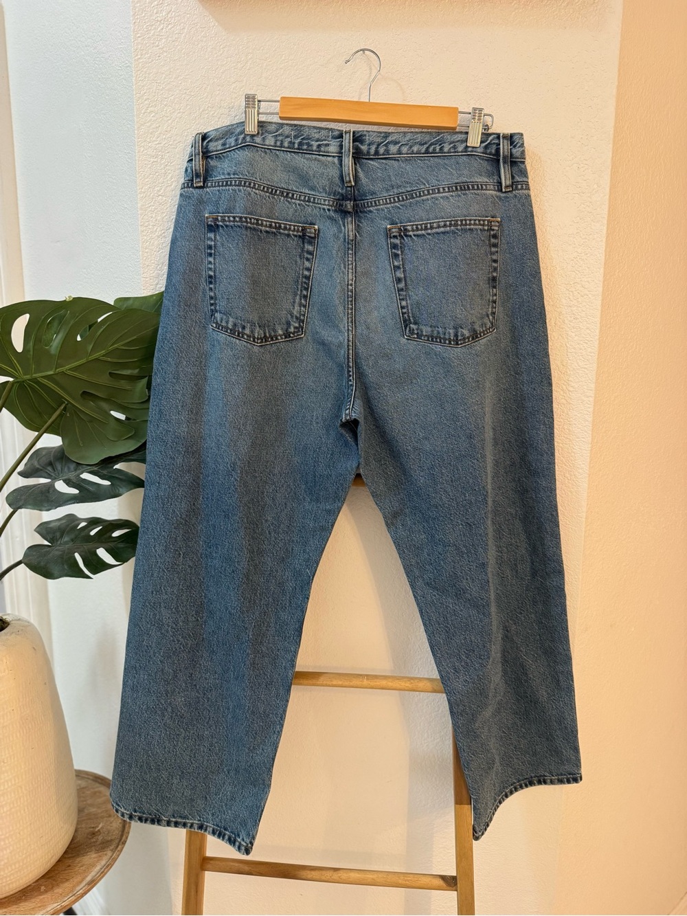 Frame Denim Light Blue Straight-Leg Jeans - Picture 8 of 11